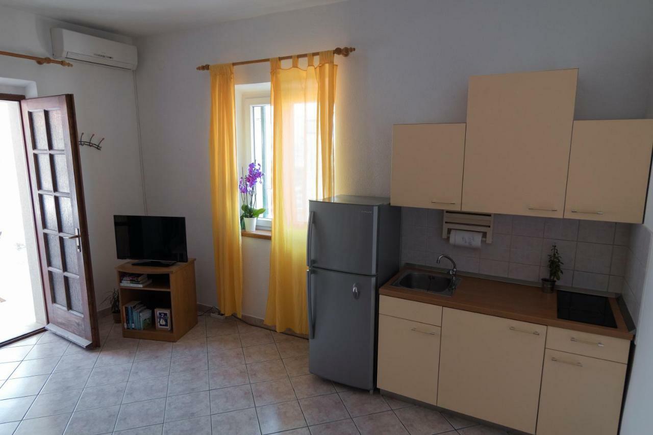 Apartments Ivana Postira Exterior photo
